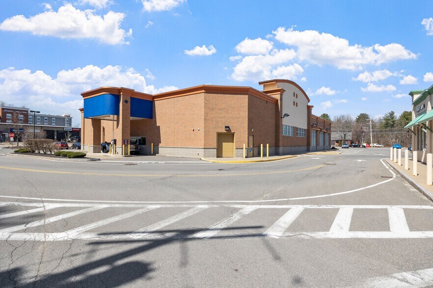 More Photos Of 63-93 Portsmouth Ave, Exeter Unknown For Lease