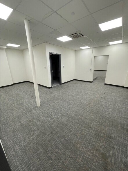 More Photos Of 43-19-43-23 Bell Blvd, Bayside Storefront For Lease