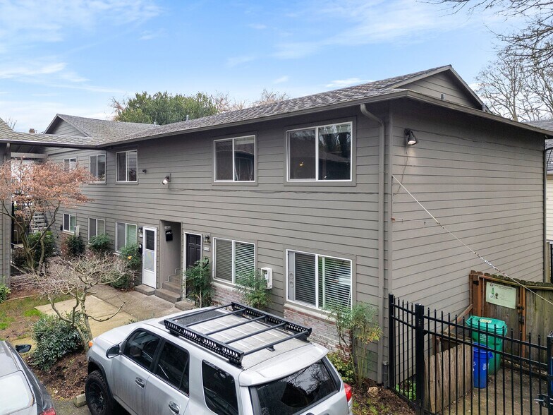 More Photos Of 1626-1646 SE Ash St, Portland Apartments For Sale