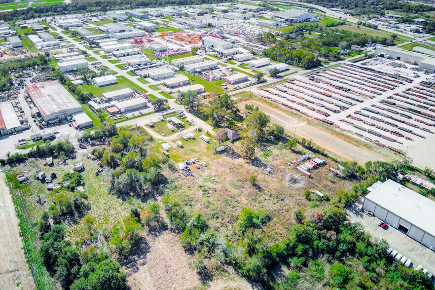 More Photos Of 77 Riley Rd, Houston Flex For Sale