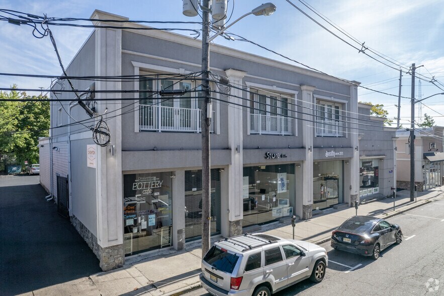More Photos Of 35 S Van Brunt St, Englewood Storefront Retail Office For Lease