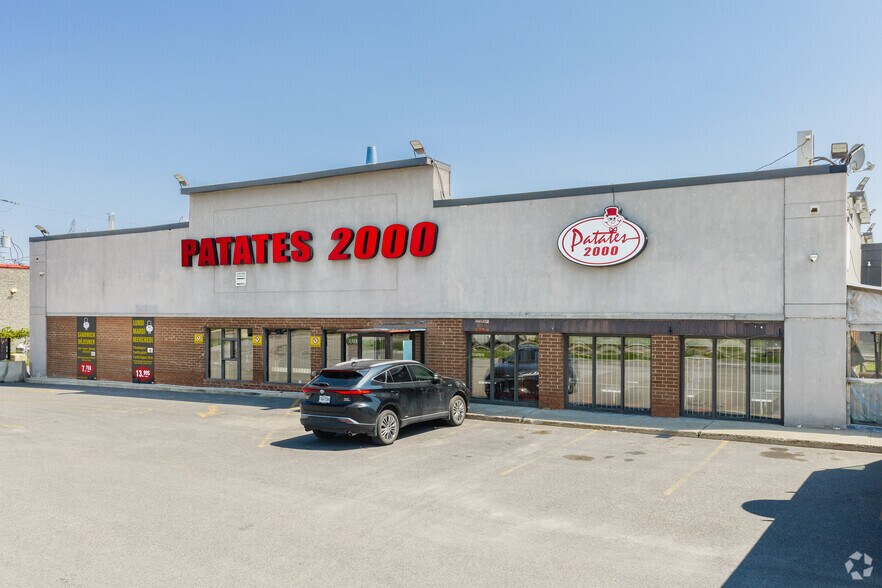More Photos Of 2597-2635 Boul Le Corbusier, Laval Distribution For Lease