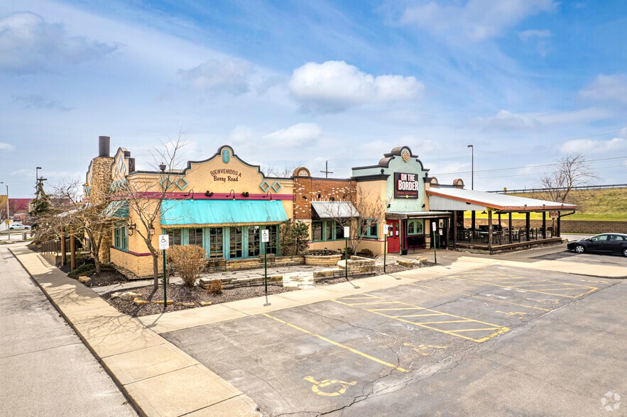 Primary Photo Of 8340 NW Roanridge Rd, Kansas City Restaurant For Lease