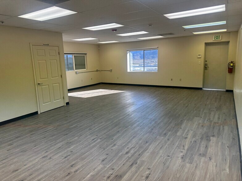 More Photos Of 27 Bruce Way, Mound House Warehouse For Lease