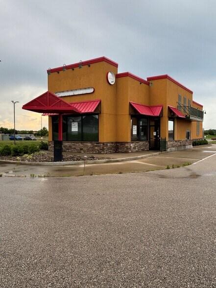 More Photos Of 1315 E Hackberry St, Salem Fast Food For Lease