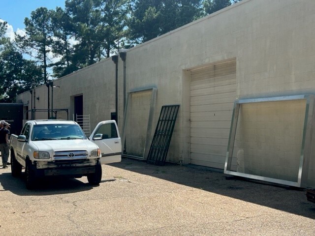 More Photos Of 201 Production Dr, Yorktown Distribution For Lease