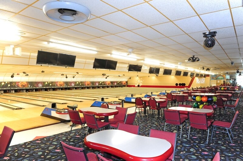 More Photos Of 109 Stockbridge Rd, Great Barrington Bowling Alley For Sale