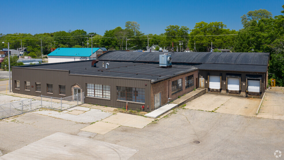 Primary Photo Of 701 W Laketon Ave, Muskegon Warehouse For Lease