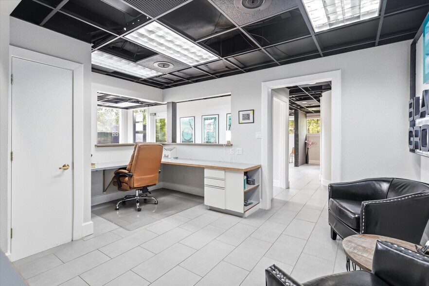 More Photos Of 2901 Main Ave, Durango Office For Sale