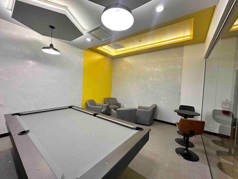 More Photos Of 3174 Ridge Rd, McKinney Medical For Sale