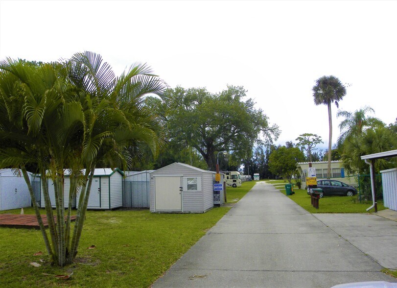 More Photos Of 35 Winar Dr, Merritt Island Land For Sale