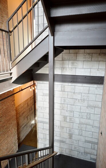 More Photos Of 1800-1814 W Cuyler Ave, Chicago Office For Lease