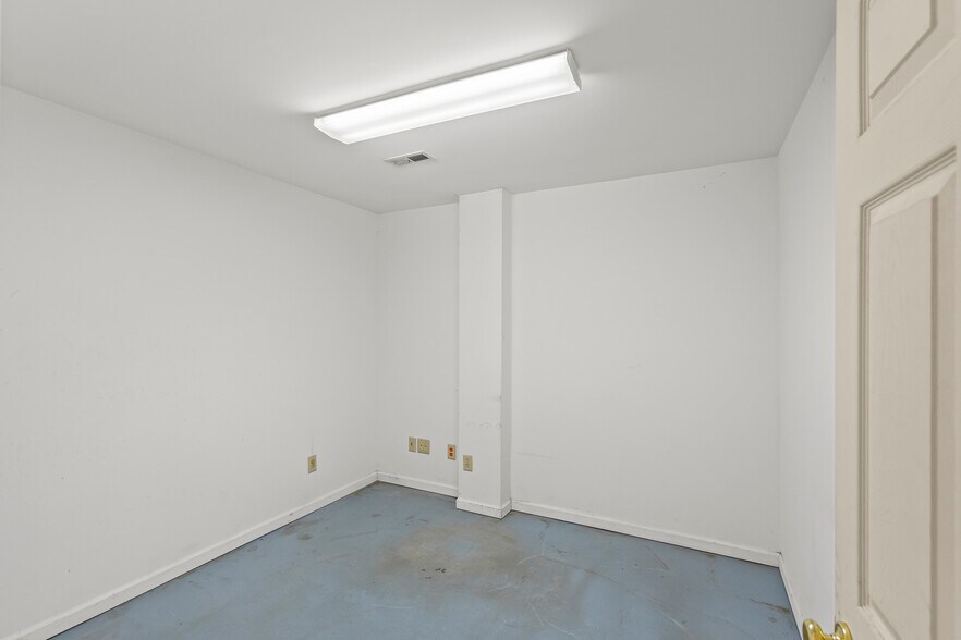 More Photos Of 1906 N Main St, Kannapolis Industrial For Sale