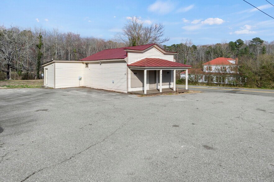 More Photos Of 10290 John Clayton Memorial Hwy, Gloucester Freestanding For Sale