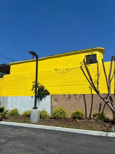 More Photos Of 10111 Long Beach Blvd, Lynwood Freestanding For Lease
