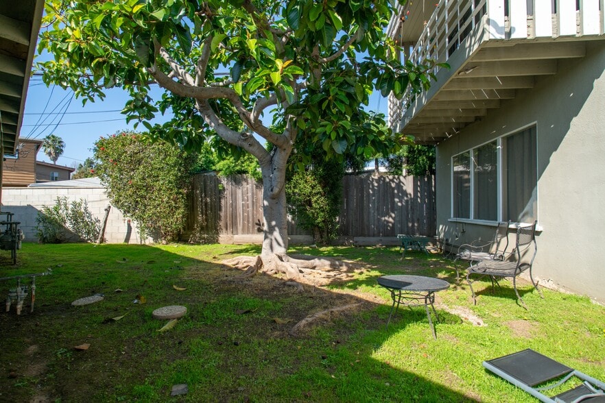 More Photos Of 1124 Victoria St, Costa Mesa Apartments For Sale