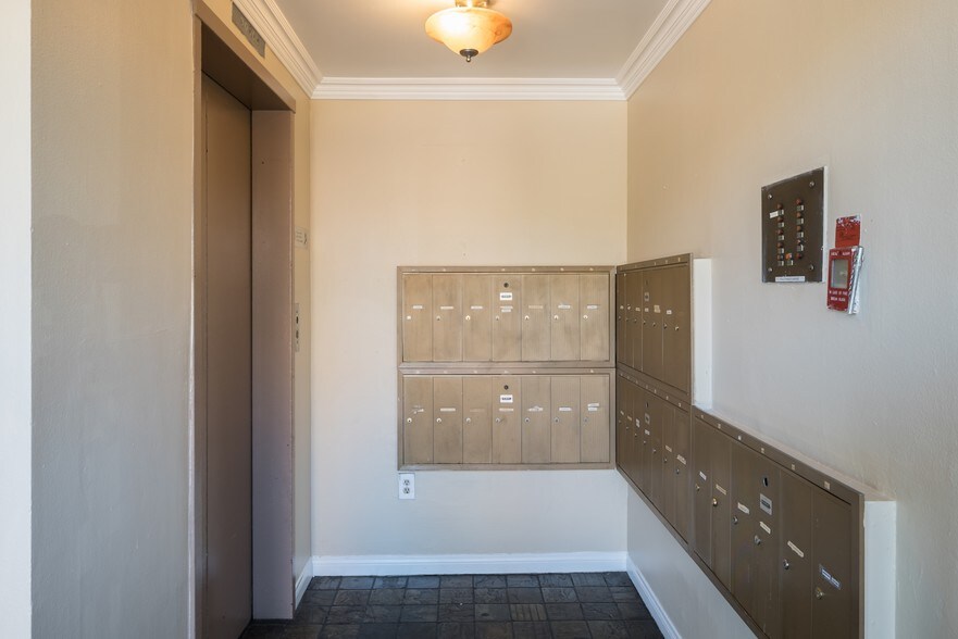 More Photos Of 320 S Occidental Blvd, Los Angeles Apartments For Sale