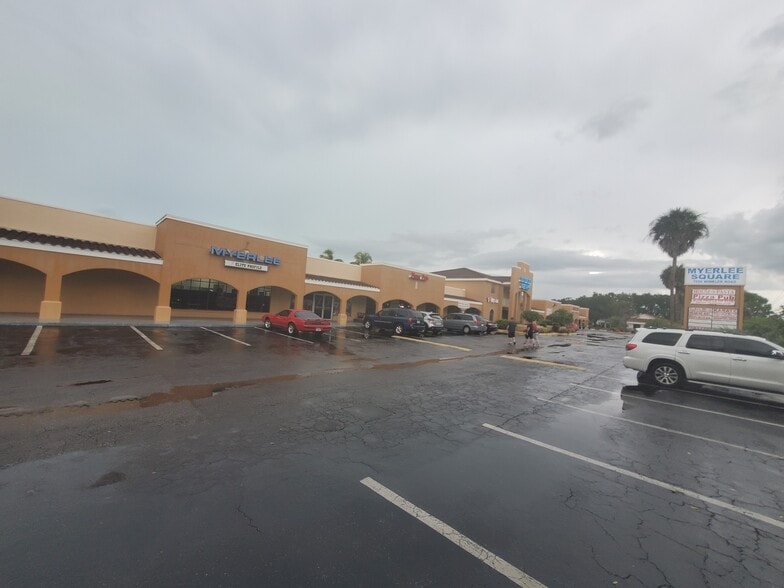 More Photos Of 7050 Winkler Rd, Fort Myers Restaurant For Lease