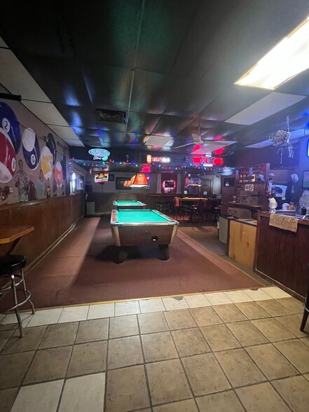 More Photos Of 705 Roosevelt Ave, San Antonio Sports And Entertainment For Sale