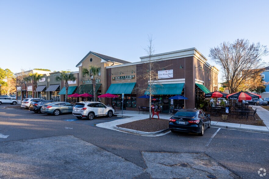 More Photos Of 600 Long Point Rd, Mount Pleasant Unknown For Lease