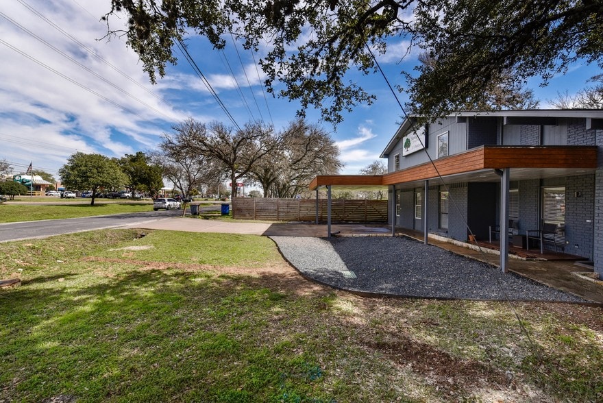 More Photos Of 2111 W Slaughter Ln, Austin Office For Lease