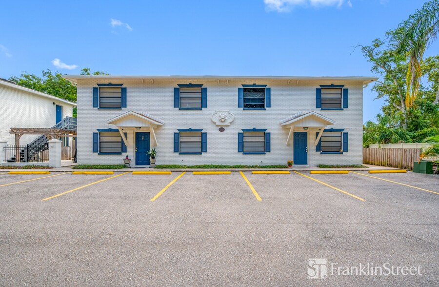 More Photos Of 7802-7806 Colonial Club Ct, Riverview Apartments For Sale