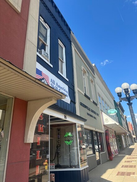 More Photos Of 186 Main St, Greenville Storefront Retail Office For Lease