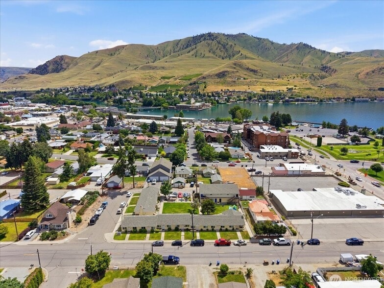 More Photos Of 315 W Gibson AVE, Chelan Apartments For Sale