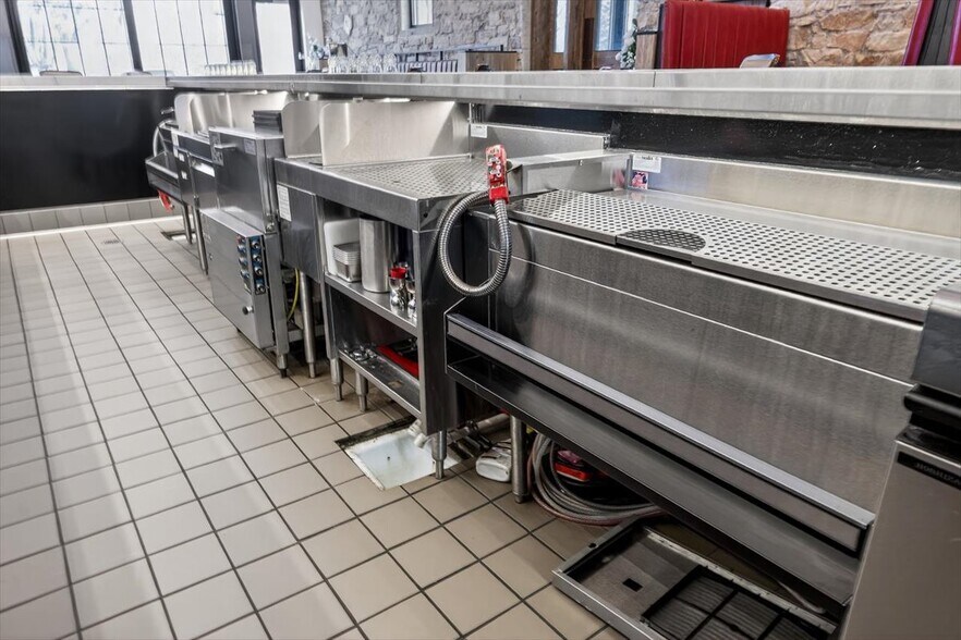 More Photos Of 185 N Lena St, Ridgway General Retail For Sale