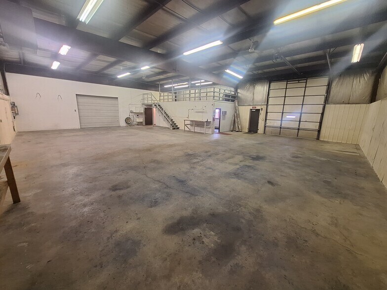 More Photos Of 4301-4303 12th Ave N, Fargo Service For Lease