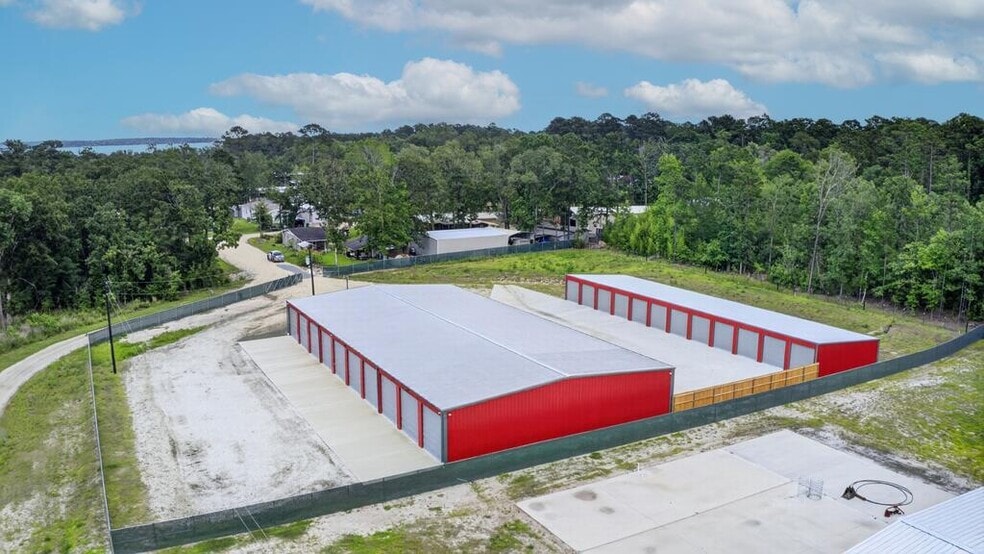 More Photos Of 277 Moses St, Zavalla Self Storage For Sale