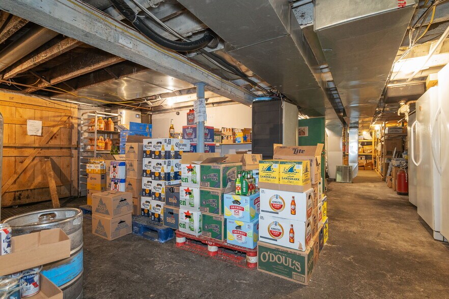 More Photos Of 1524 Van Vranken Ave, Schenectady Bar For Sale