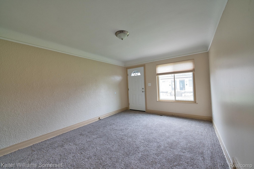 More Photos Of 51 Spokane Dr, Pontiac Apartments For Sale