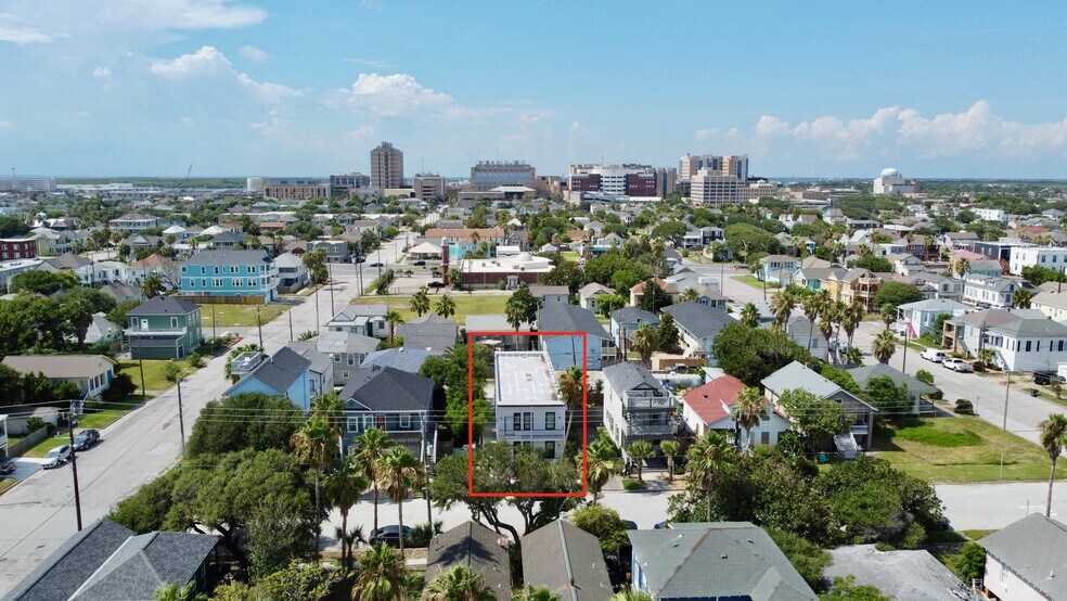 More Photos Of 920 Avenue L, Galveston Apartments For Sale