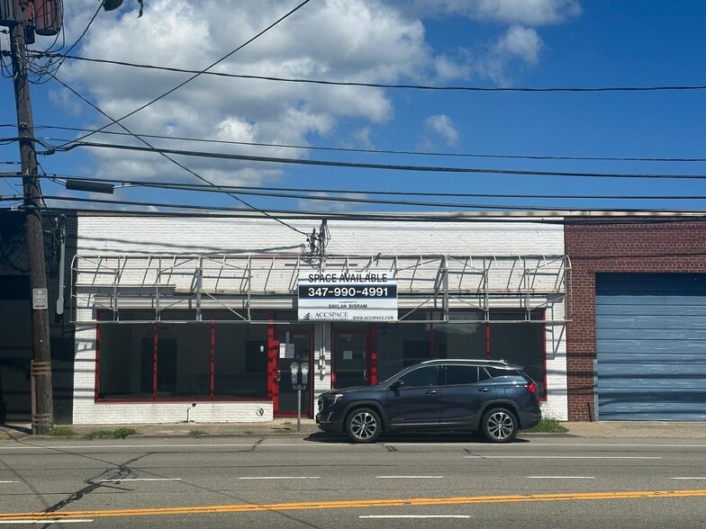 More Photos Of 220 E Jericho Tpke, Mineola Storefront For Lease