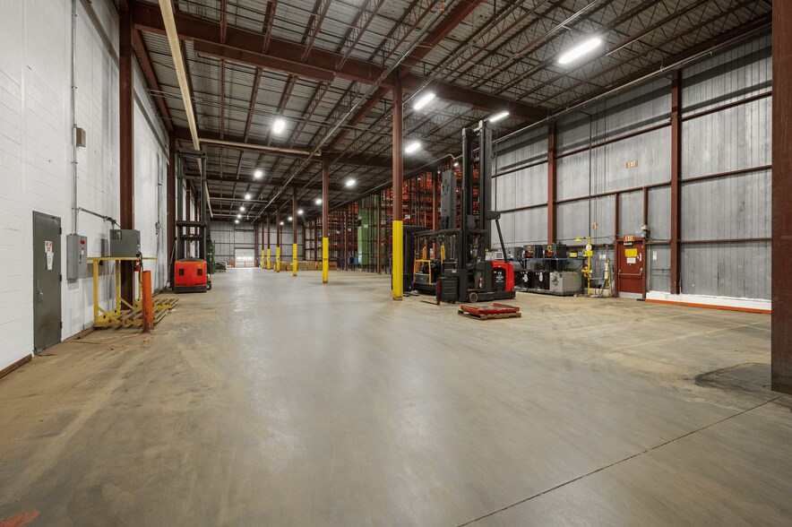 More Photos Of 7245 Henry Clay Blvd, Liverpool Distribution For Sale