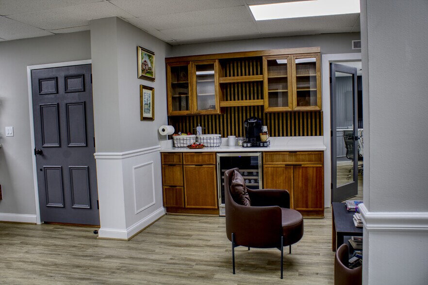 More Photos Of 10521 Judicial Dr, Fairfax Medical For Sale