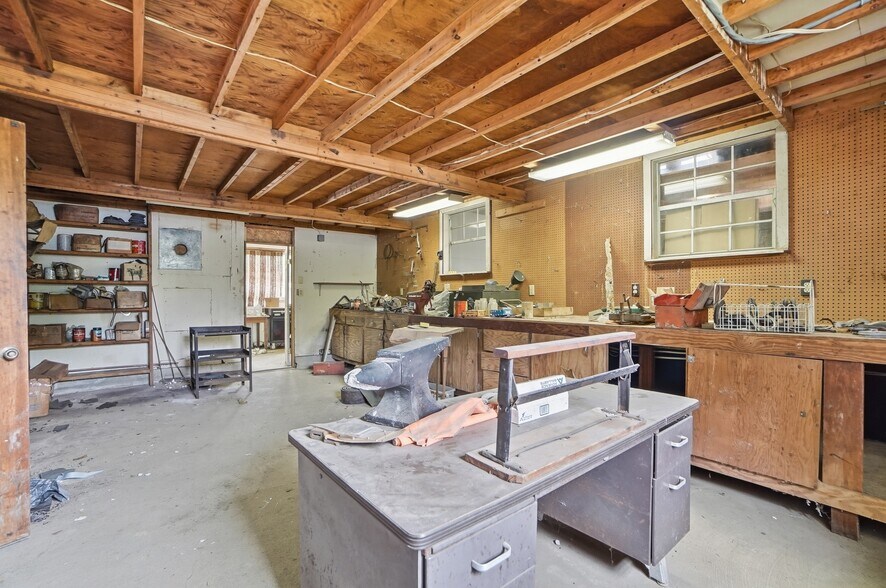 More Photos Of 2996 Millville Shandon Rd, Hamilton Specialty For Sale