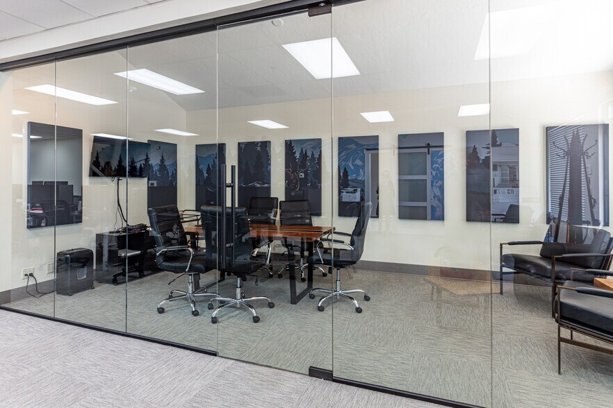 More Photos Of 6546 N Landmark Dr, Park City Office For Lease