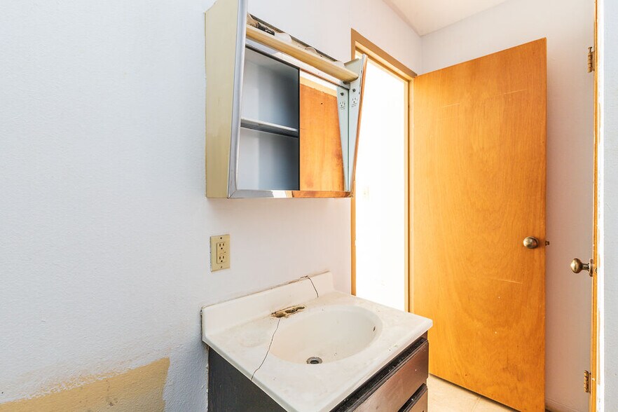 More Photos Of 628 9th St, Niagara Falls Apartments For Sale