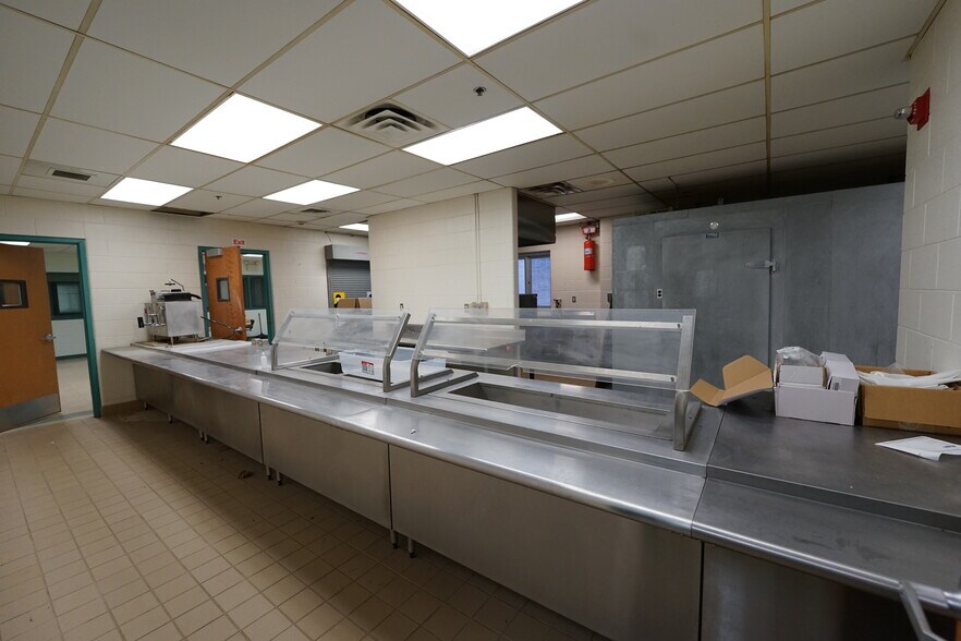 More Photos Of 1835 Treanor St, Saginaw Rehabilitation Center For Sale