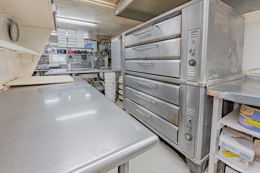 More Photos Of 2575 Academy St, Ransomville Restaurant For Sale