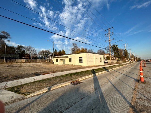 Primary Photo Of 4512 75th St, Kenosha General Retail For Sale