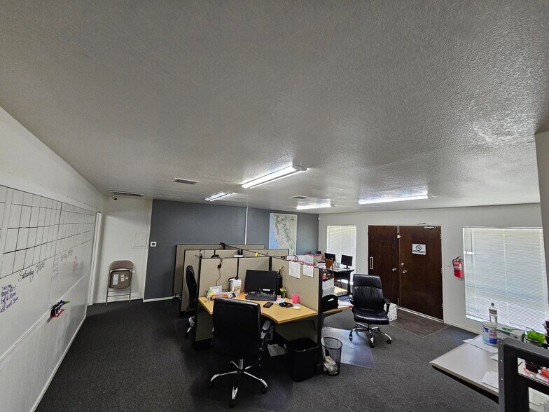 More Photos Of 1036-1038 W Clinton Ave, Fresno Office For Sale