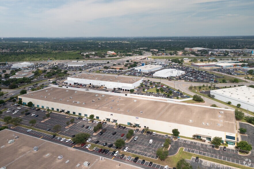 More Photos Of 106 E Old Settlers Blvd, Round Rock Warehouse For Lease