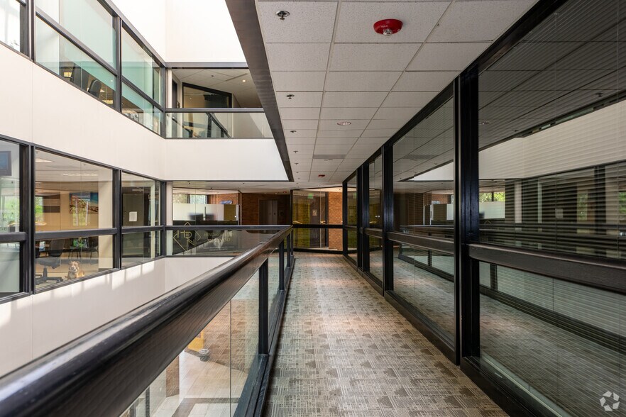 More Photos Of 1001 S Monaco Pky, Denver Office For Lease