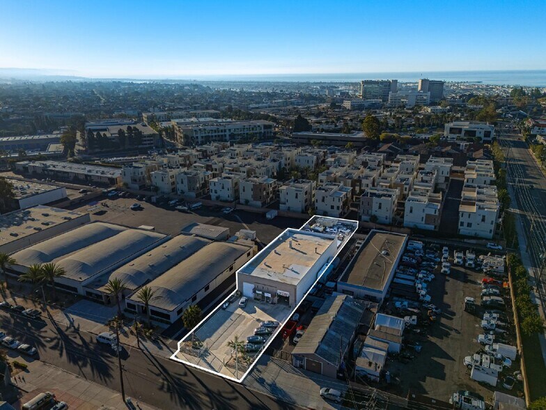 More Photos Of 779 W 16th St, Costa Mesa Warehouse For Sale