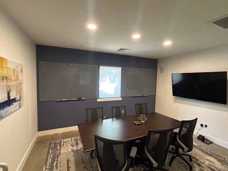 More Photos Of 400 Sugartree Ln, Franklin Office For Sale