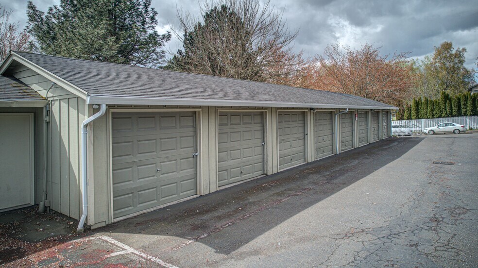 More Photos Of 2628 NE Red Sunset Dr, Gresham Apartments For Sale