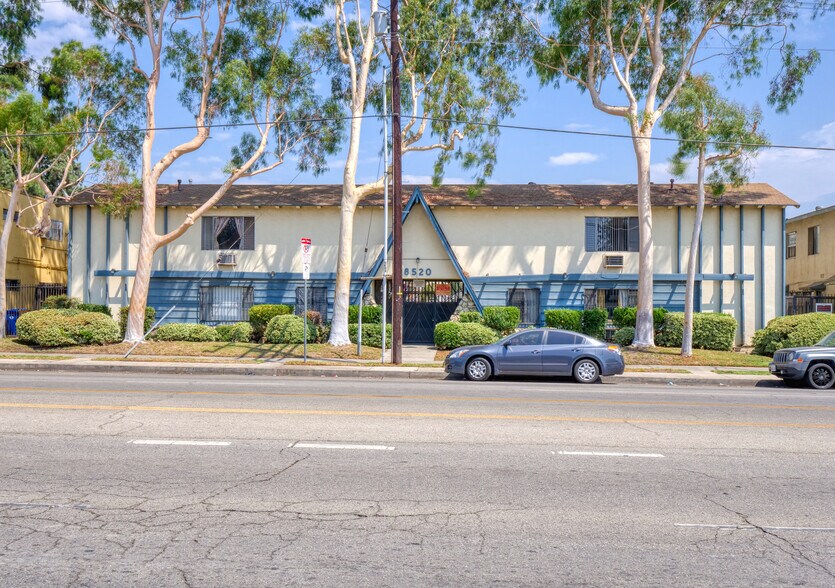 More Photos Of 8520 Sunland Blvd, Sun Valley Apartments For Sale